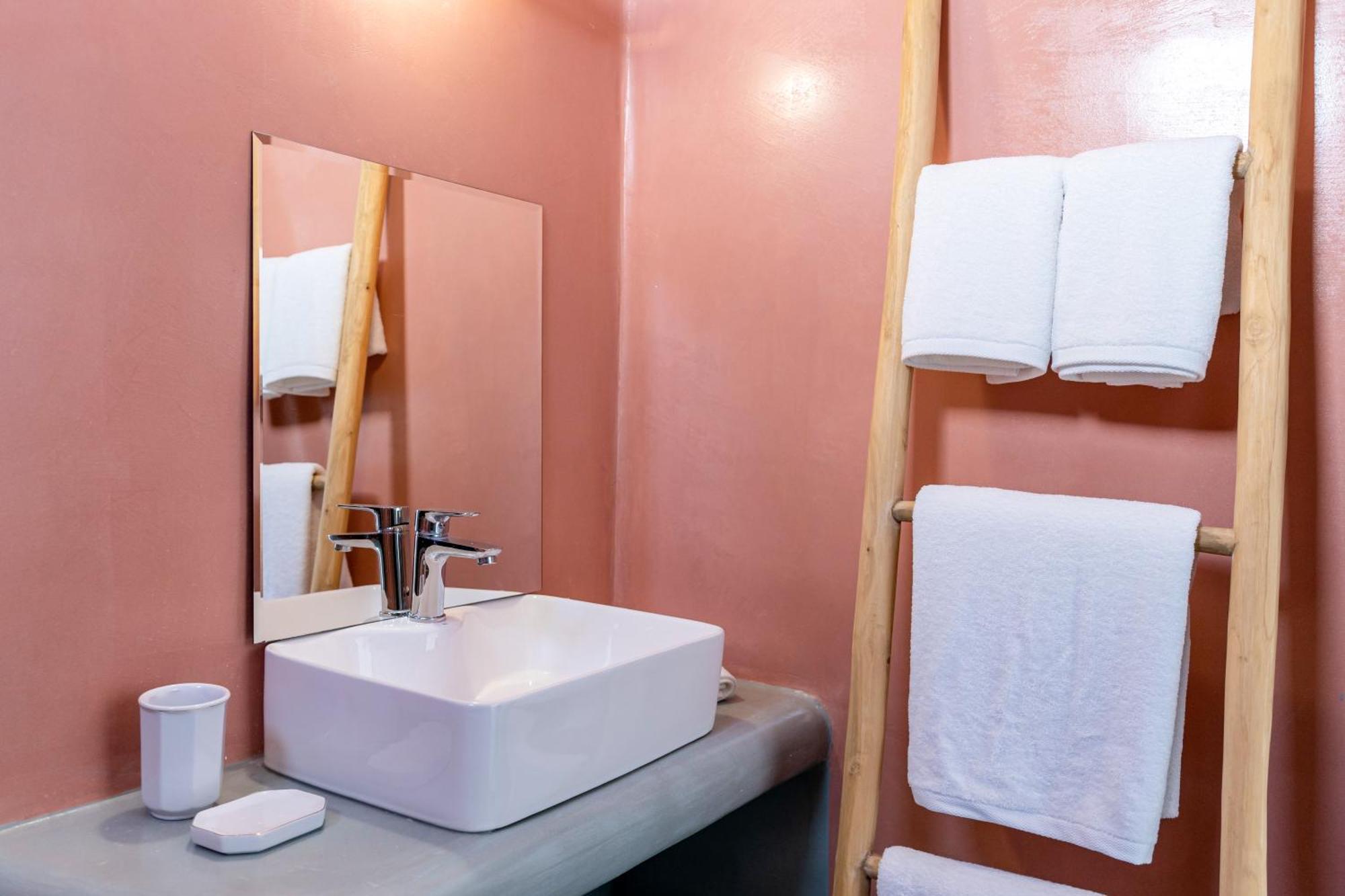 Evanthia Best View Thirassia Island Hotel 외부 사진